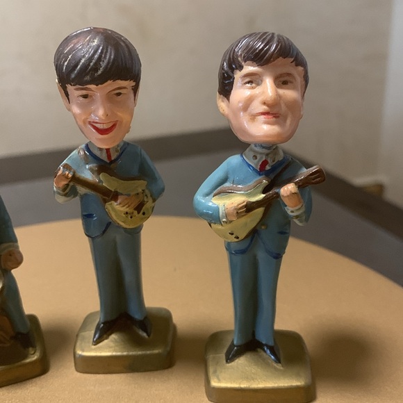 VINTAGE BEATLES bobblehead plastic figures/cake toppers 1960s made in Ho… - Picture 4 of 9